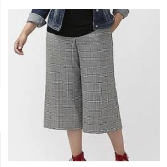Lane Bryant Pants - NWT Lane Bryant Brown Plaid Gaucho Capri Sz 28